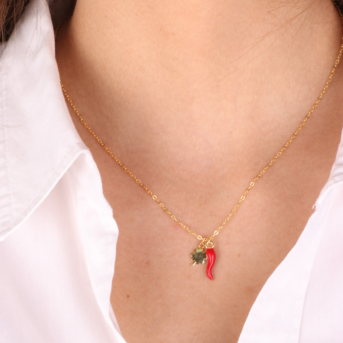 925 silver necklace with lucky horn embellished with red enamel and four -leaf clover