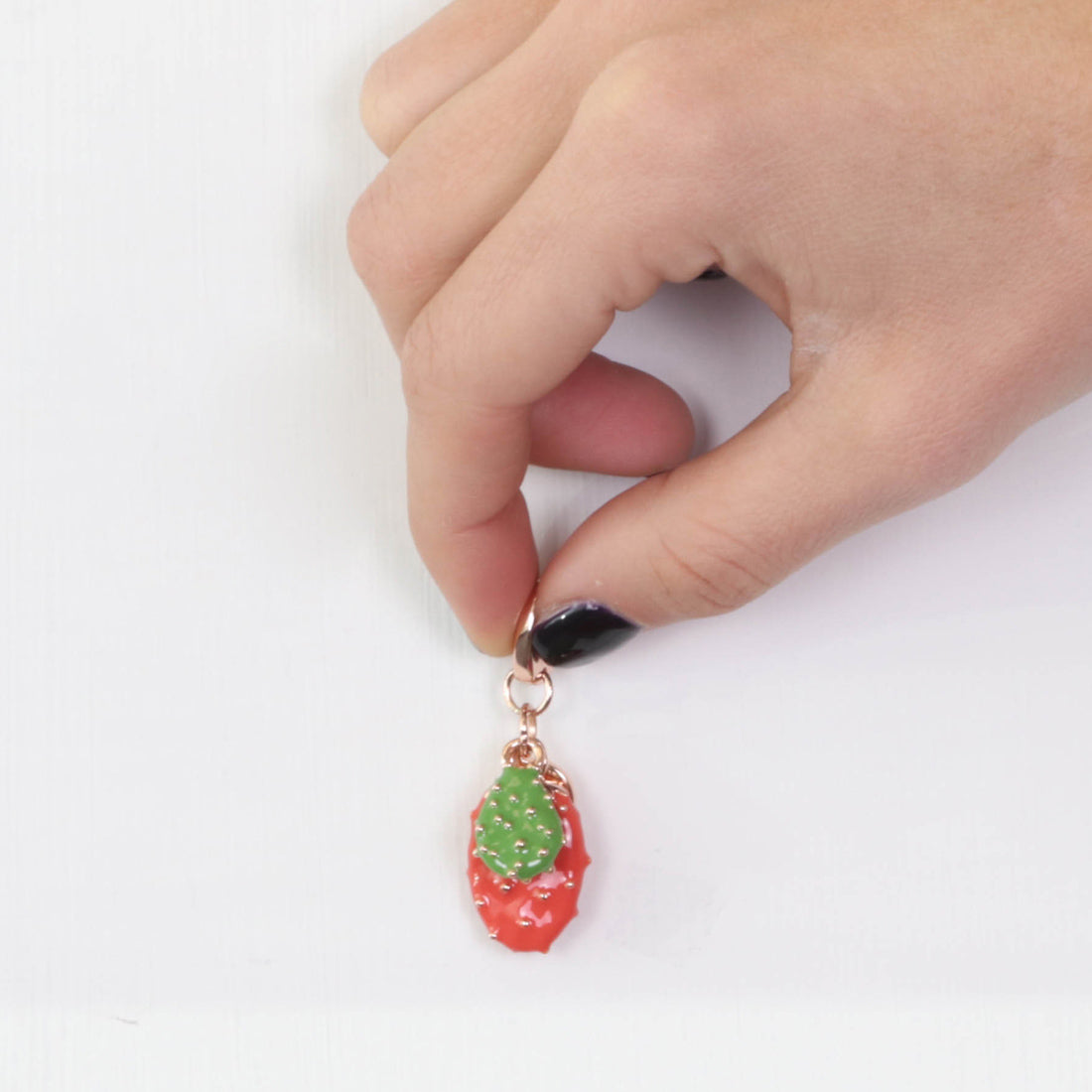 Metal pendant Fico d'Ondia with colored glazes