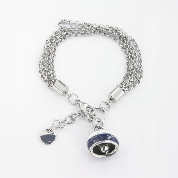 Metal bracelet, with a pending two -tone bell