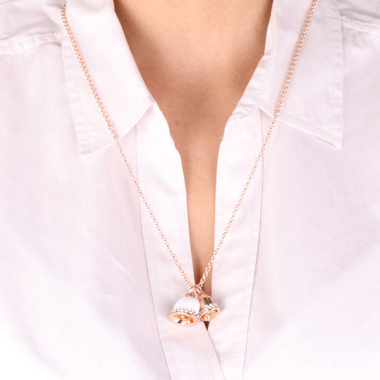 Collana in Metallo con campanelle portafortuna smaltata bianca e con cristalli bianchi
