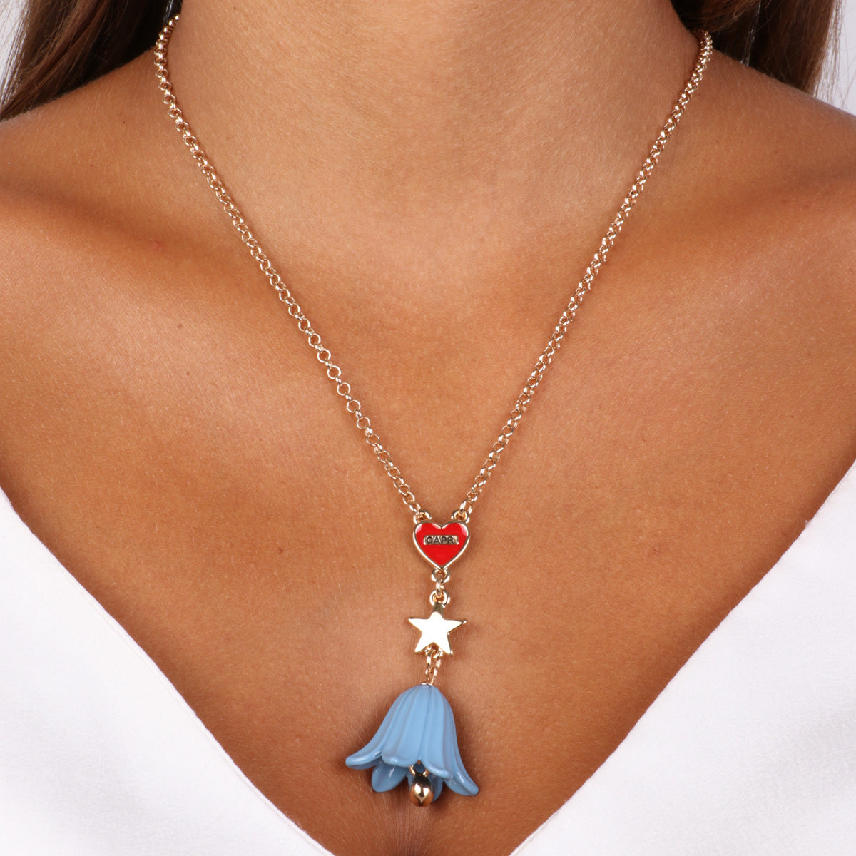 Collana in Metallo con cuore con scritta capri, stella e campanella a forma di campanula blu
