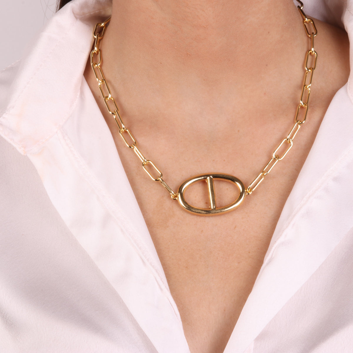 Collana in Metallo a catena con simbolo centrale