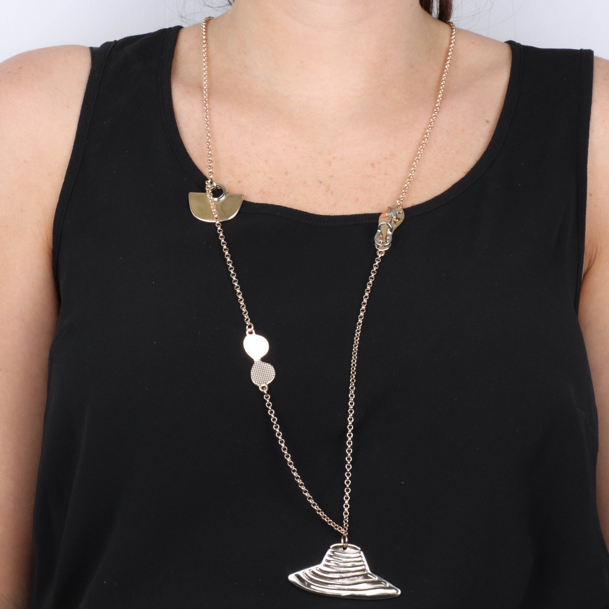 Long metal necklace with two -tone summer hat pendant