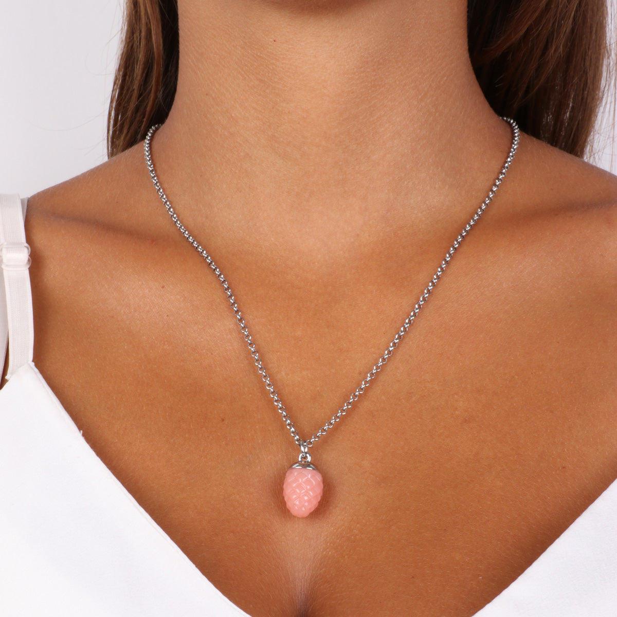Metal necklace with pink charming pine -shaped pendant