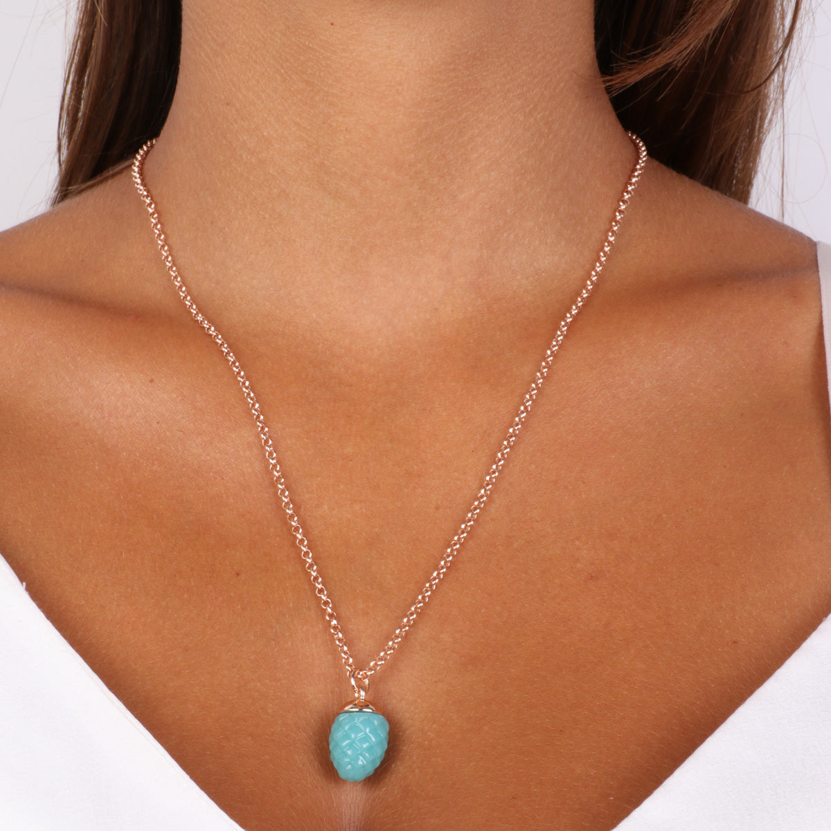 Metal necklace with turquoise enamel charming pine -shaped pendant
